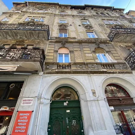 Anna Apartment