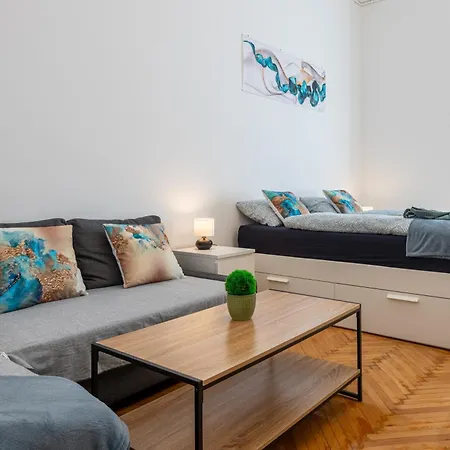 Anna Apartment