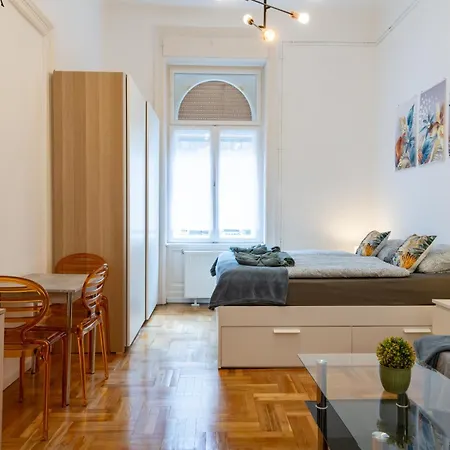 Anna Apartment *