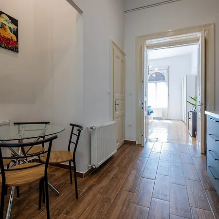 Anna Apartment